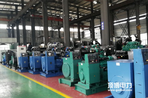 警告：柴油發(fā)電機組缺水過熱時，禁止立即加冷卻水