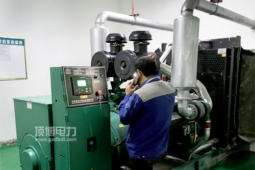 柴油發(fā)電機(jī)組排氣管有燒紅是怎么回事？應(yīng)該怎么布置