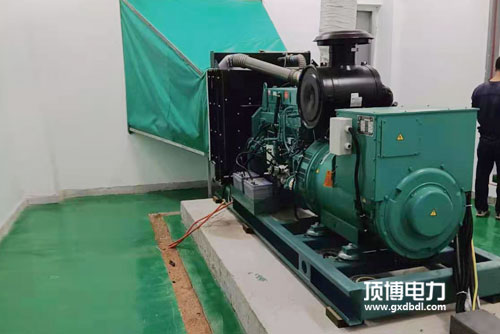 3個(gè)方法保護(hù)你的500kw柴油發(fā)電機(jī)散熱器免受人為損害！