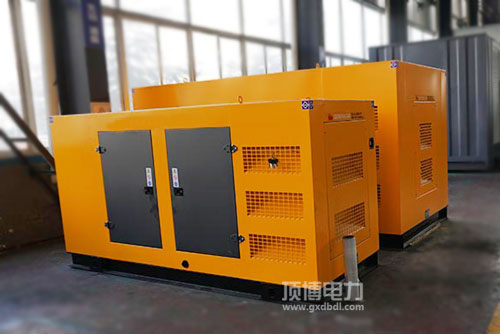 集裝箱式柴油發(fā)電機(jī)組的優(yōu)點(diǎn)有哪些？戶(hù)外機(jī)組一定要選擇靜音箱