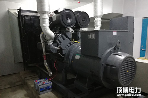 柴油機發(fā)電機結(jié)合處有金屬碰撞聲？更換接口膠圈就行了