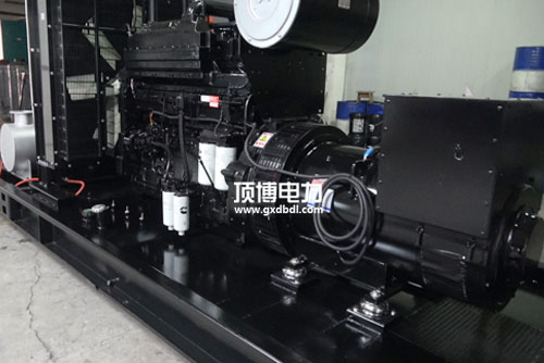 祝賀頂博電力與老客戶柳州市碩特機(jī)電商行再度攜手250KW上海嘉柴發(fā)電機(jī)組！